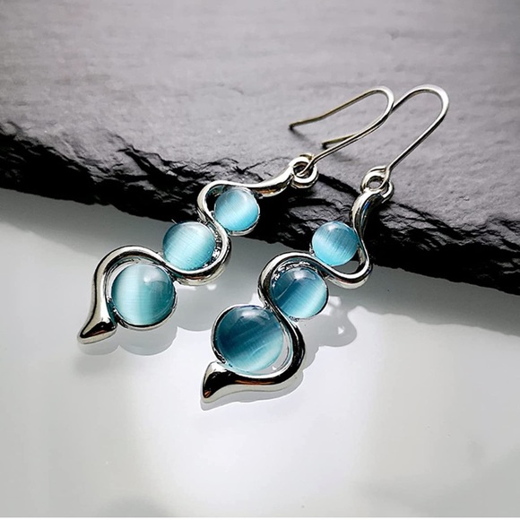 🆕 Bohemian Creative Curve Line drop Dangle Wavy Earrings - Picture 6 of 9